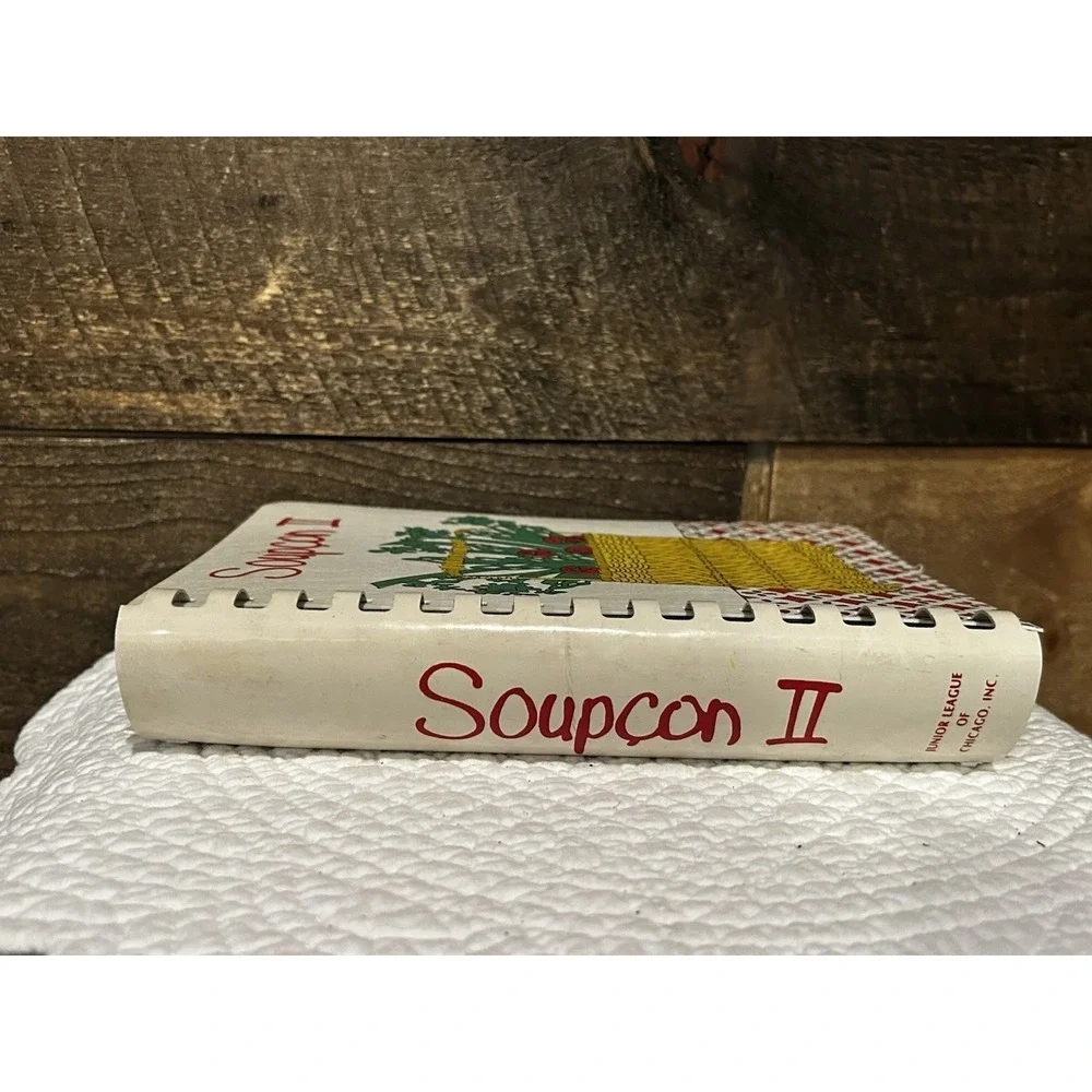 Vtg 1981‎ Junior League of Chicago Seasonal Cookbook Soupcon II